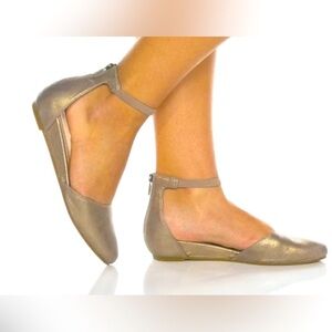 Eileen Fisher Ingle Women's Metallic low wedge